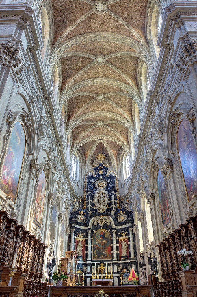 HDR kerkfotografie Sint-Servaasbasiliek Grimbergen basiliek basilica basilique kerk eglise bedevaart rooms katholiek religie religion bedevaartsoord